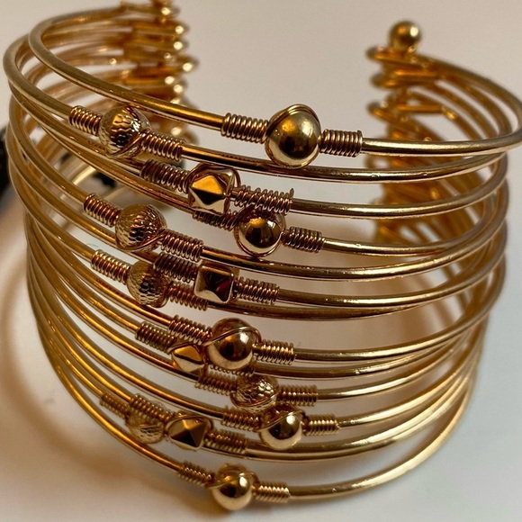 nOir Cage Cuff Bracelet - Picture 3 of 5